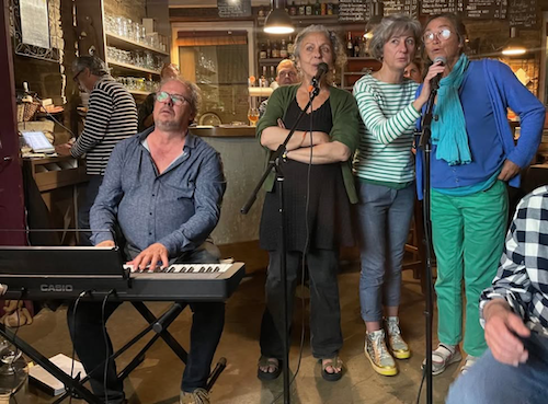 Un Karaoké live à la Lune Rousse